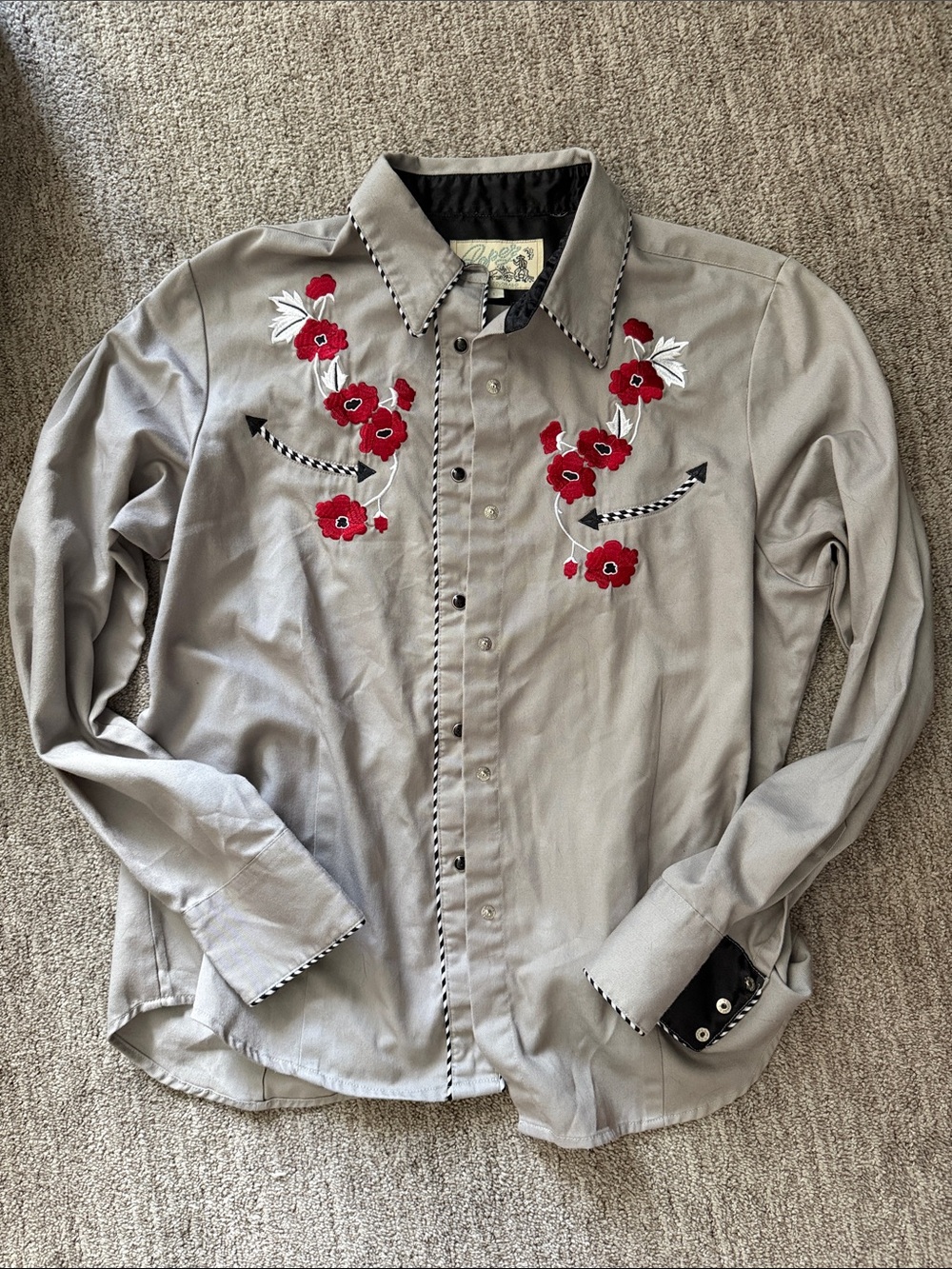 Roper Grey Button-Down Western Shirt with Red Floral Embroidery